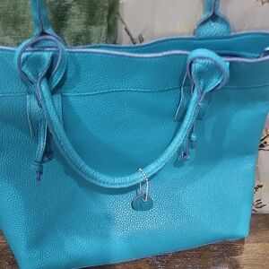 Chic Turquoise Leather Tote Bag